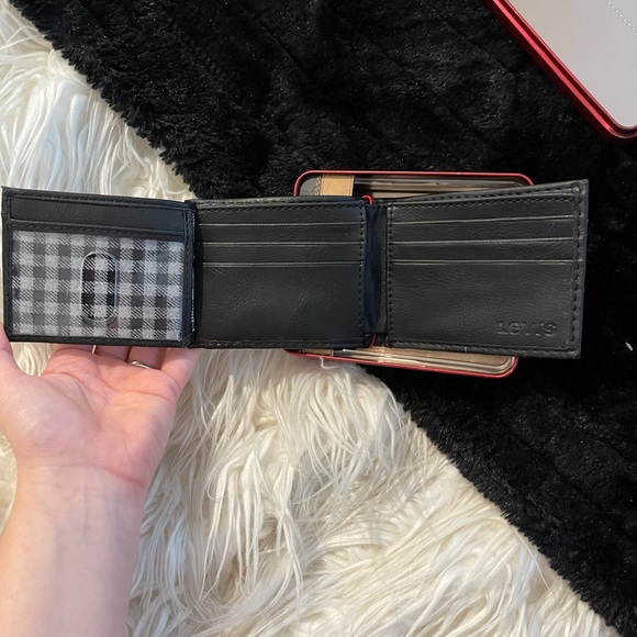 Levi’s | Black Men’s Wallet - Picture 4 of 6